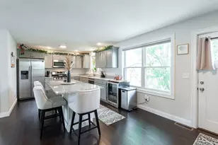 31 Orchard St, Haverhill, MA 01830 - Photo 2