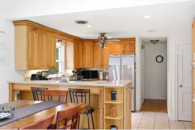 616 Cooley St, Springfield, MA 01128 - Photo 4