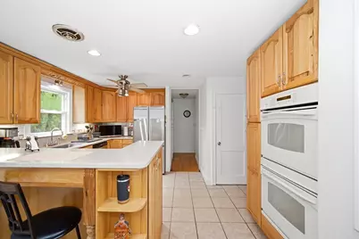 616 Cooley St, Springfield, MA 01128 - Photo 12