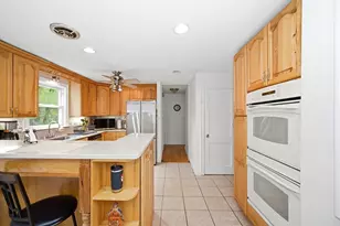 616 Cooley St, Springfield, MA 01128 - Photo 12