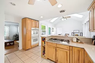 616 Cooley St, Springfield, MA 01128 - Photo 2