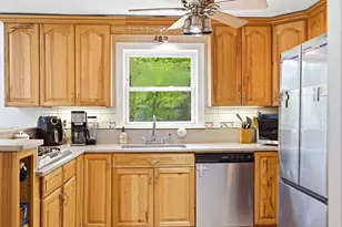 616 Cooley St, Springfield, MA 01128 - Photo 10
