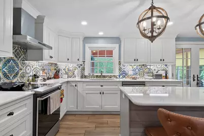 8 Hawthorne St, Watertown, MA 02472 - Photo 8