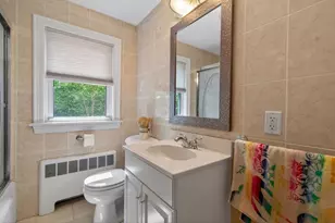 8 Hawthorne St, Watertown, MA 02472 - Photo 12