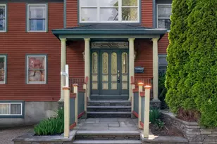 8 Hawthorne St, Watertown, MA 02472 - Photo 30