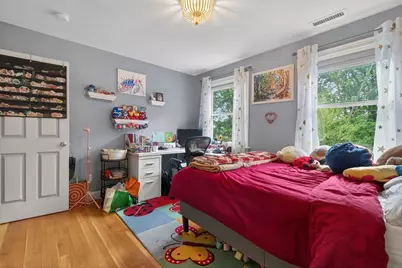 8 Hawthorne St, Watertown, MA 02472 - Photo 16