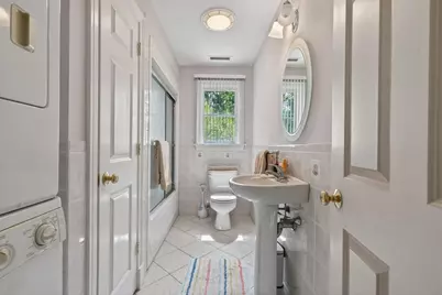 8 Hawthorne St, Watertown, MA 02472 - Photo 16