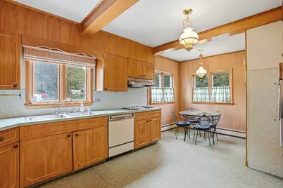 152 Manchester St, Leominster, MA 01453 - Photo 12