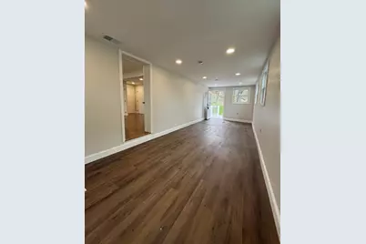 98 Elm St, Blackstone, MA 01504 - Photo 12