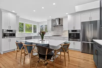 76 Goodnough Rd, Brookline, MA 02467 - Photo 6