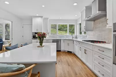 76 Goodnough Rd, Brookline, MA 02467 - Photo 4