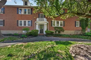 21 Hammond Pond Prkw, Newton, MA 02467 - Photo 4