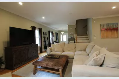 31-33 Florence St #31, Newton, MA 02453 - Photo 4