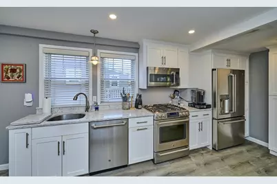 291 Russett Rd, Brookline, MA 02467 - Photo 8