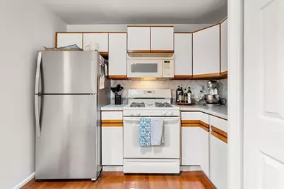 652 E 2nd St, Boston, MA 02127 - Photo 8
