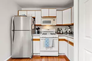652 E 2nd St, Boston, MA 02127 - Photo 8