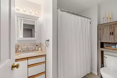 652 E 2nd St, Boston, MA 02127 - Photo 14