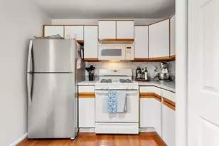 652 E 2nd St, Boston, MA 02127 - Photo 8