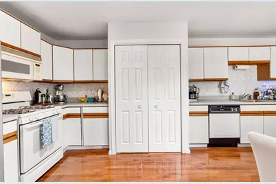 652 E 2nd St, Boston, MA 02127 - Photo 10
