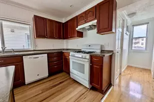 41 Avon St, Malden, MA 02148 - Photo 4