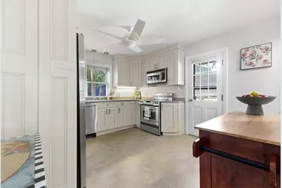 6 Highland St, Wakefield, MA 01880 - Photo 12