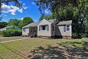 1036 Middleboro Ave, Taunton, MA 02718 - Photo 1