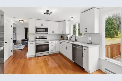 82 Stagecoach Rd, Amherst, MA 01002 - Photo 12
