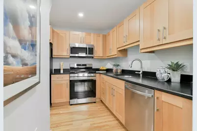 30 Lowell Sreet #30, Cambridge, MA 02138 - Photo 6