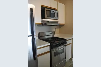 133 Commander Shea Blvd #802, Quincy, MA 02171 - Photo 2