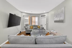 37 Stonehurst St, Boston, MA 02122 - Photo 14
