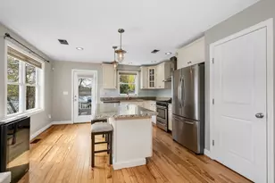 821 Merrimack Ave, Dracut, MA 01826 - Photo 4