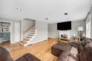 821 Merrimack Ave, Dracut, MA 01826 - Photo 8