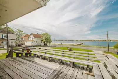 83 Dudley St, New Bedford, MA 02744 - Photo 4