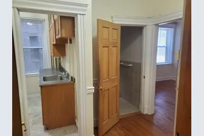 364 Riverway #5, Boston, MA 02115 - Photo 2