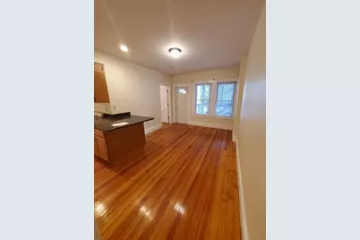 132.5 Oxford St #8, Cambridge, MA 02140 - Photo 2