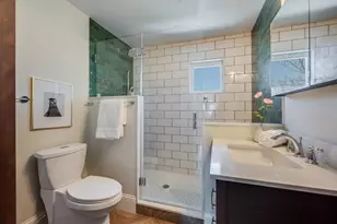582 E 7th St, Boston, MA 02127 - Photo 30