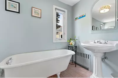 37 Lewis St, Everett, MA 02149 - Photo 12