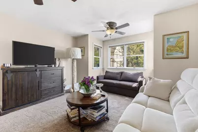 37 Lewis St, Everett, MA 02149 - Photo 4