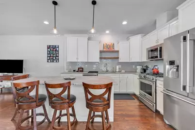 122 Milton St #122, Dedham, MA 02026 - Photo 4