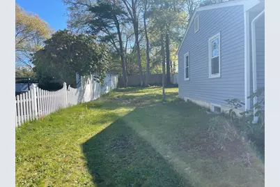 48 Briarwood Dr, New Bedford, MA 02745 - Photo 2