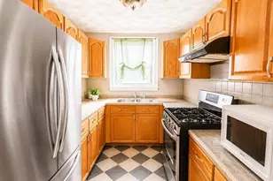 544 Plymouth Ave, Fall River, MA 02721 - Photo 2