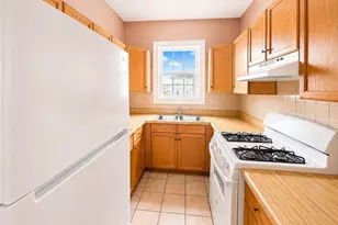 544 Plymouth Ave, Fall River, MA 02721 - Photo 8