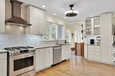67 Pine St #67, Belmont, MA 02478 - Photo 2