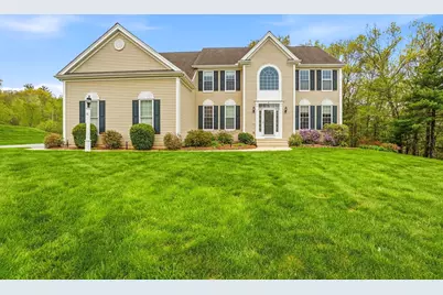 11 Howarth Drive, Upton, MA 01568 - Photo 2