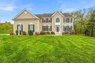 11 Howarth Dr, Upton, MA 01568 - Photo 2