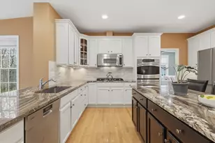 11 Howarth Dr, Upton, MA 01568 - Photo 16