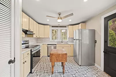194 Grove Ave, Somerset, MA 02726 - Photo 16