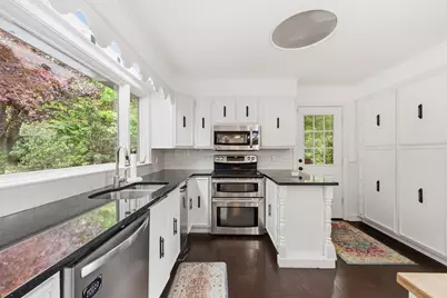 1310 Mammoth Rd, Dracut, MA 01826 - Photo 12