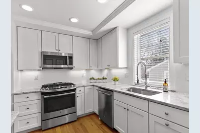 40 Catherine #TWO, Boston, MA 02131 - Photo 8