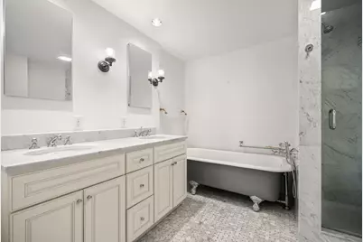 13 Chestnut St #1, Boston, MA 02108 - Photo 16